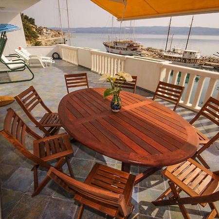 Apartmani Kristijan เยเซนิเซ ภายนอก รูปภาพ