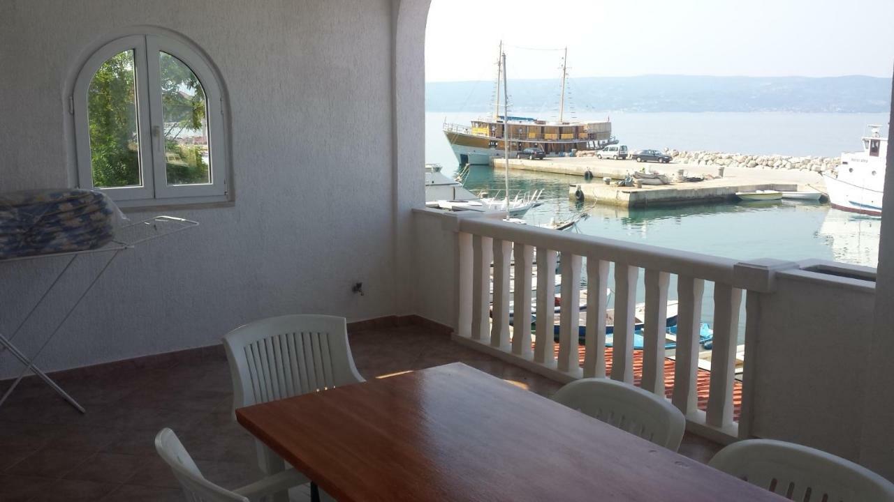 Apartmani Kristijan เยเซนิเซ ภายนอก รูปภาพ