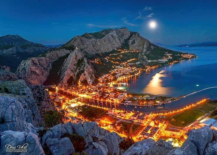 Apartmani Kristijan เยเซนิเซ ภายนอก รูปภาพ