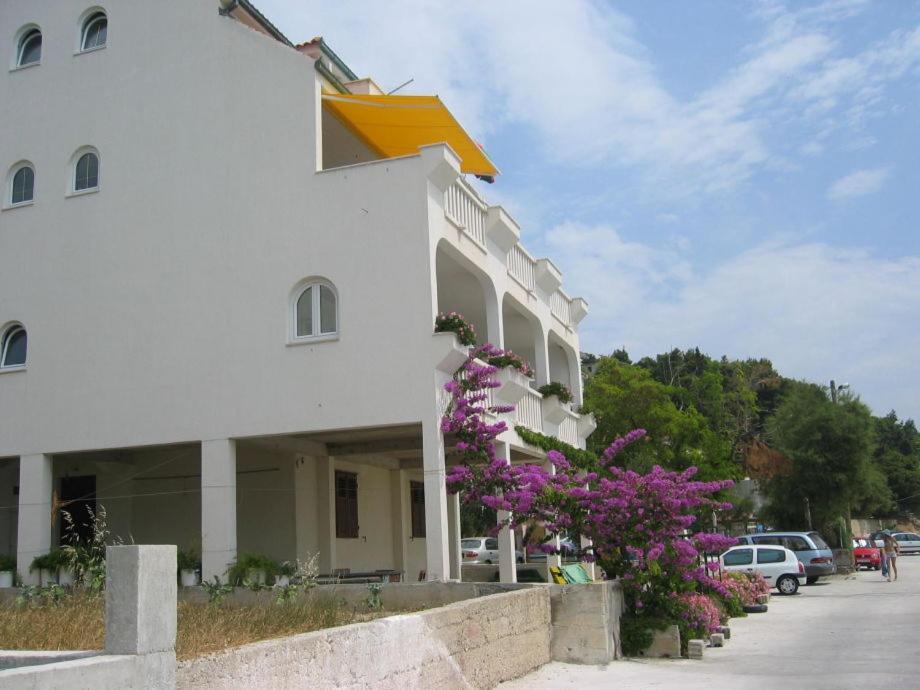 Apartmani Kristijan เยเซนิเซ ภายนอก รูปภาพ
