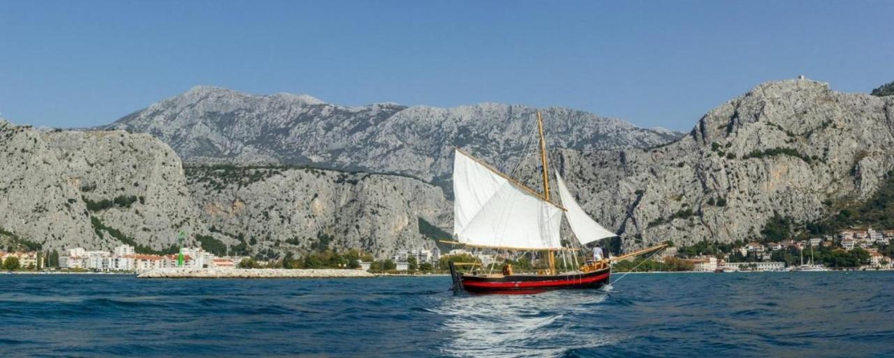 Apartmani Kristijan เยเซนิเซ ภายนอก รูปภาพ